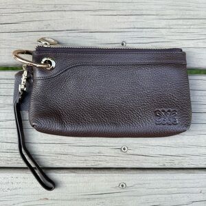 Bella Fare brown leather wristlet
